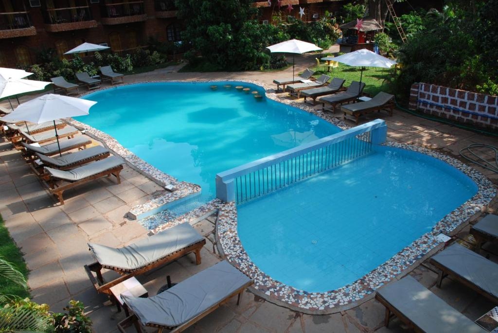 Sea Breeze Beach Hotel  Facilities  Swimming Pool 7
