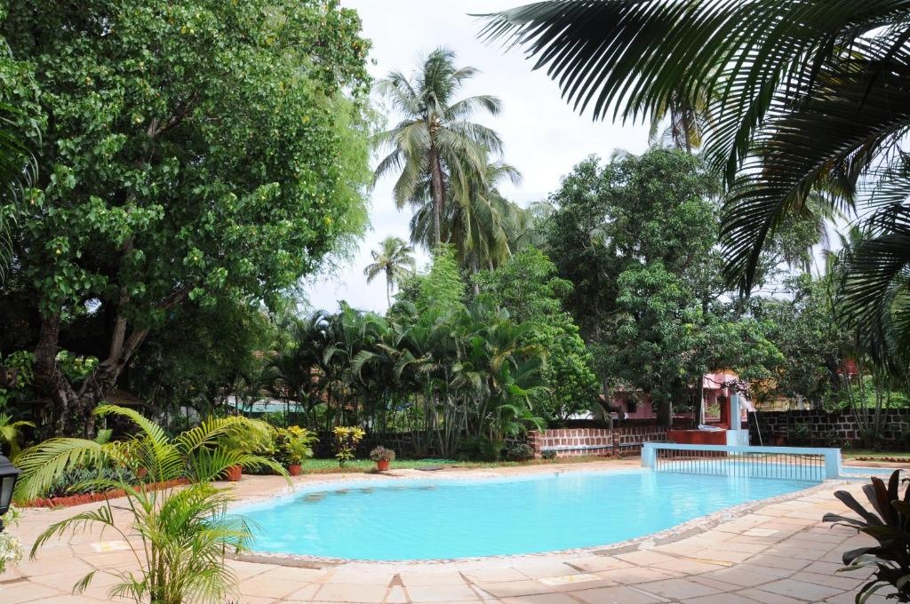 Sea Breeze Beach Hotel  Facilities  Swimming Pool 9