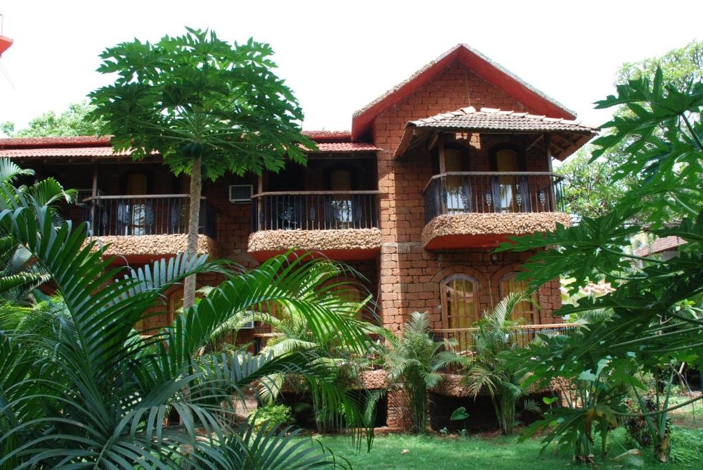 Sea Breeze Beach Hotel  Property Views  Entrance 2