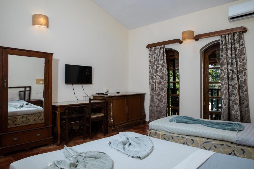 Sea Breeze Inn  Rooms  Standard Room Only Bedroom 2