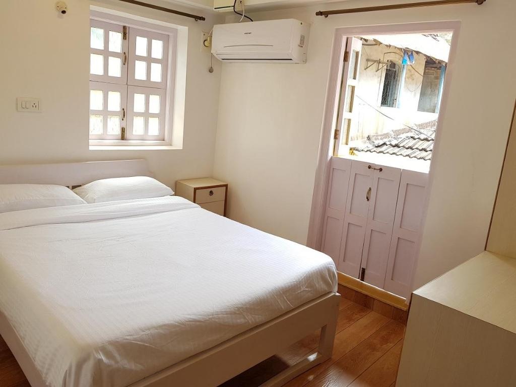 Marquitos Guest House  Facilities  Bedroom 5