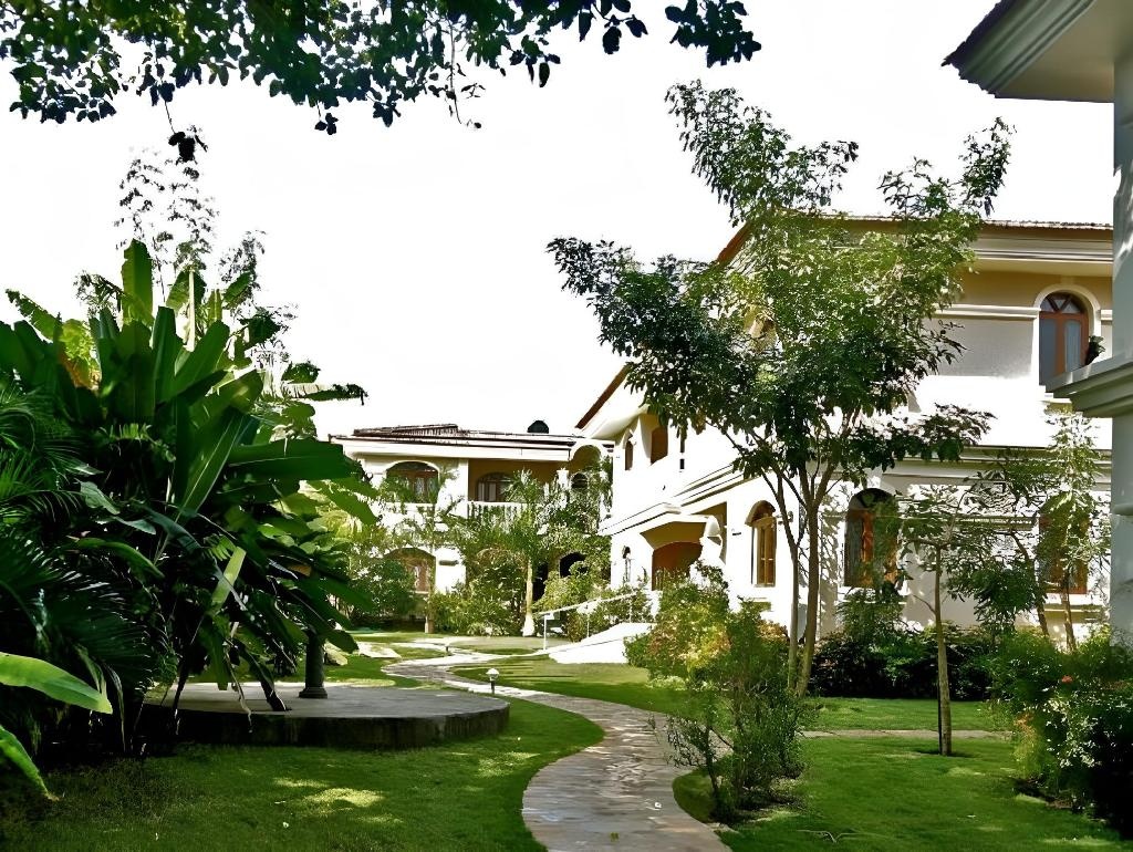 Hacienda De Goa Resort  Facilities  Garden 11