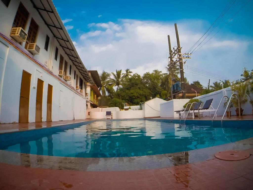 Neo Calangute Beach Resort  Facilities  Swimming Pool 4