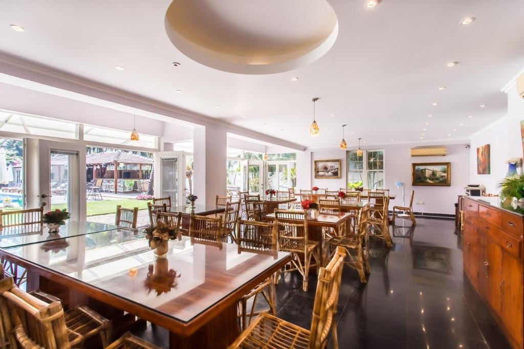 Safira River Front Resort  Dining  Coffee Shop 2