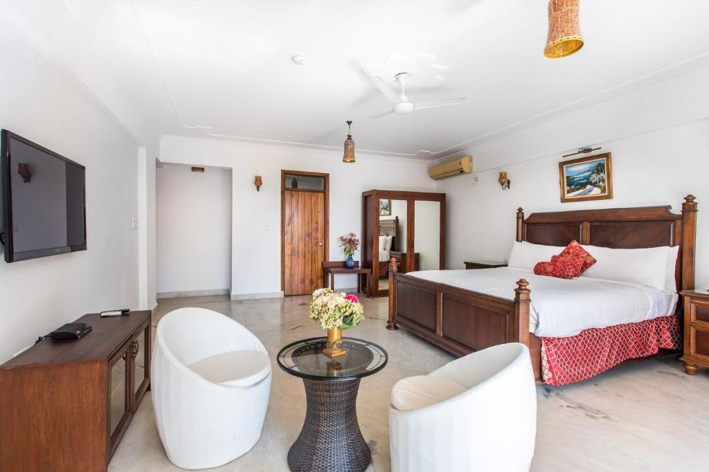 Safira River Front Resort  Rooms  Deluxe Room Bedroom 7