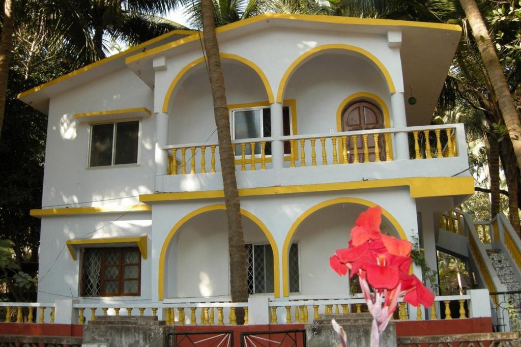Joe And Mariettas Guesthouse  Property Views  Exterior View 1