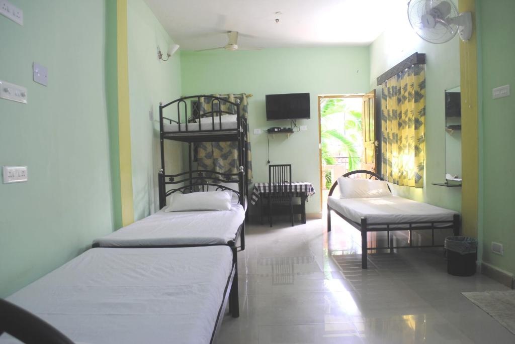 Joe And Mariettas Guesthouse  Rooms  Rooms Image 7 7