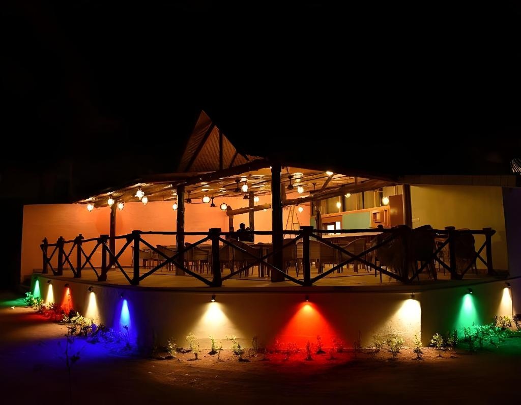 The Verda Le Pearl  Dining  Restaurant 2