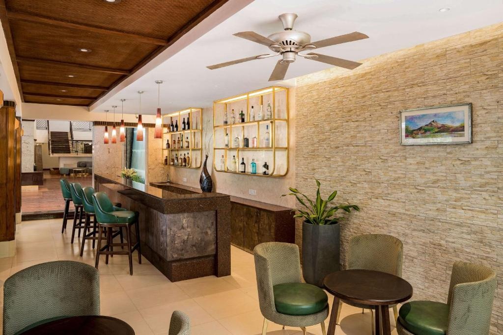 DoubleTree By Hilton Hotel Goa Arpora Baga  Facilities  Barlounge 10