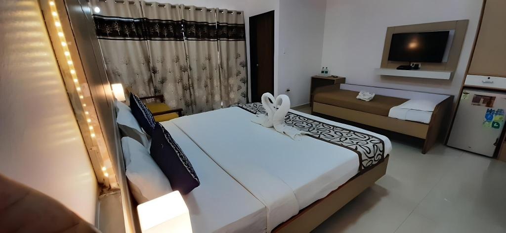 R B R Beach Resort  Rooms  Family Room 3 Bed 4