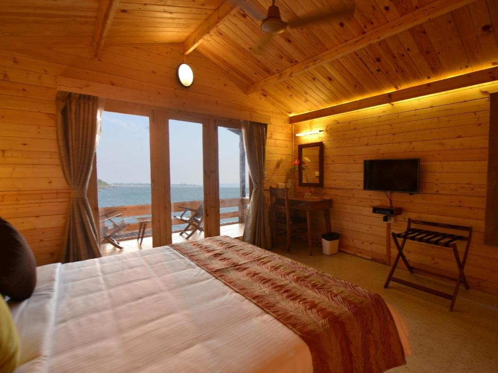 Bay15 Resort  Rooms  Deluxe Pool View Room Exterior View 3
