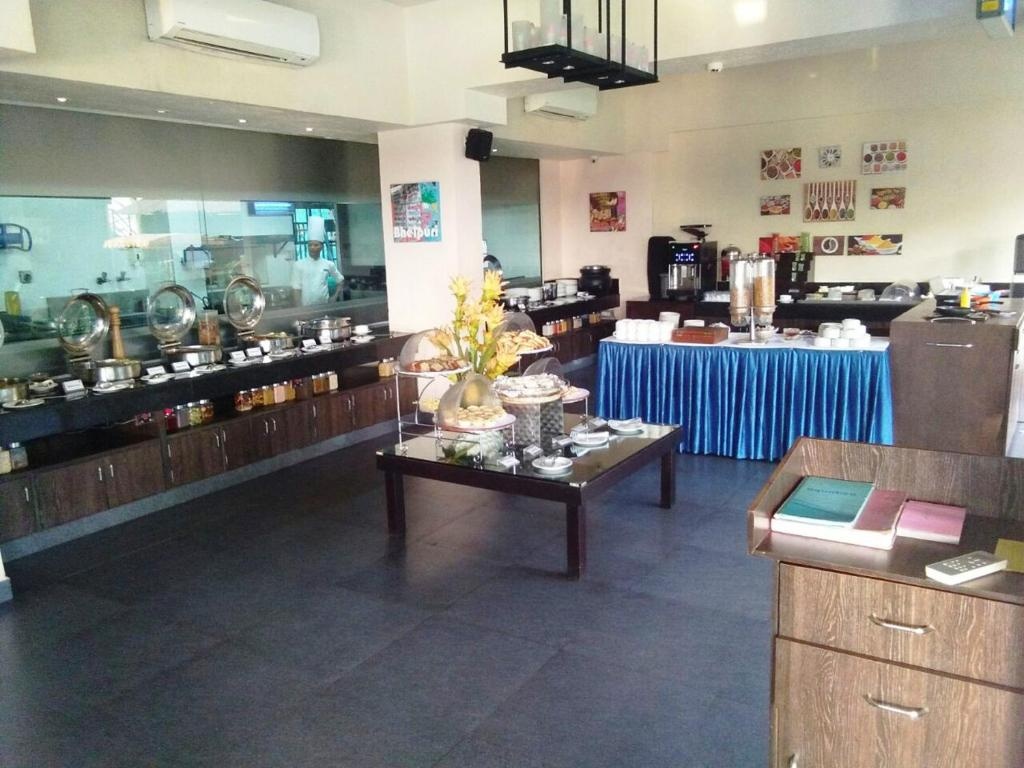 Golden Tulip Goa Candolim  Dining  Food And Beverages 25
