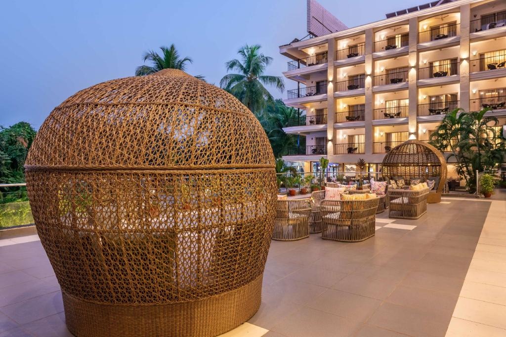 Golden Tulip Goa Candolim  Dining  Restaurant 1