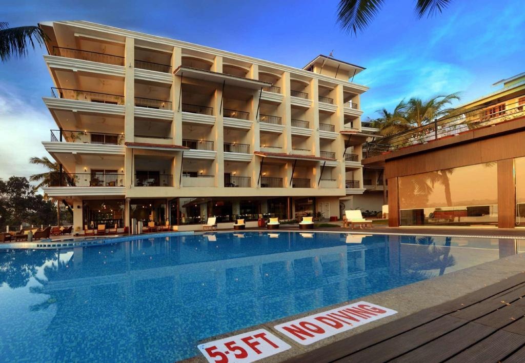 Golden Tulip Goa Candolim  Facilities  Swimming Pool Outdoor 8