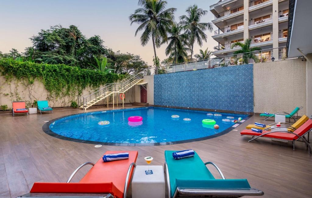 Golden Tulip Goa Candolim  Facilities  Swimming Pool 22