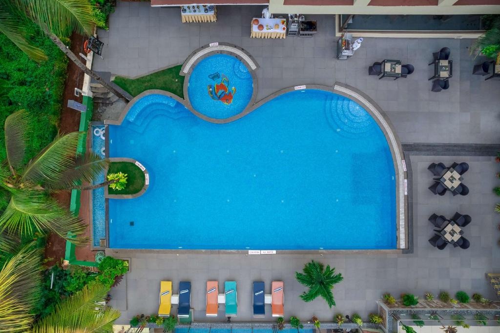 Golden Tulip Goa Candolim  Facilities  Swimming Pool 67