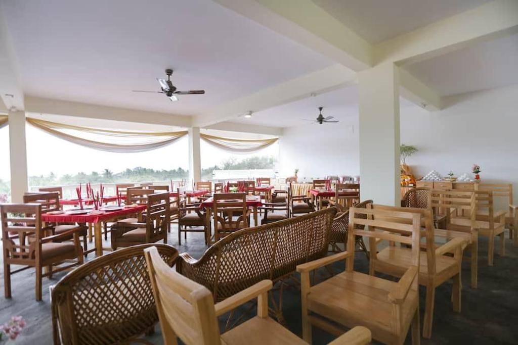 Aarya Boulevard  Dining  Dining Image 6 6