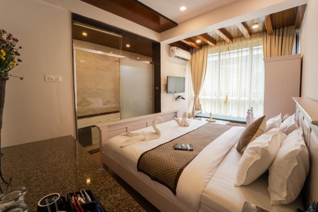 Grandeur De Sanchi Resort  Rooms  Double Room With Spa Bath 2