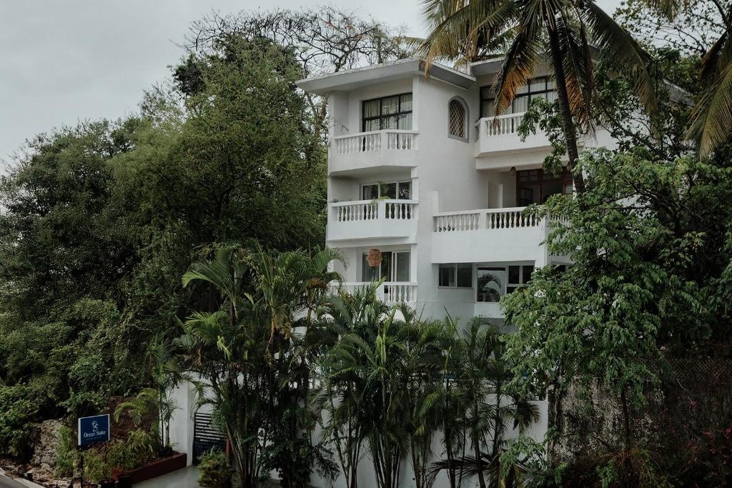Ocean Suite  Facilities  Surrounding Environment 6