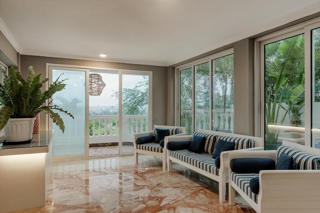 Ocean Suite  Property Views  Lobby 2