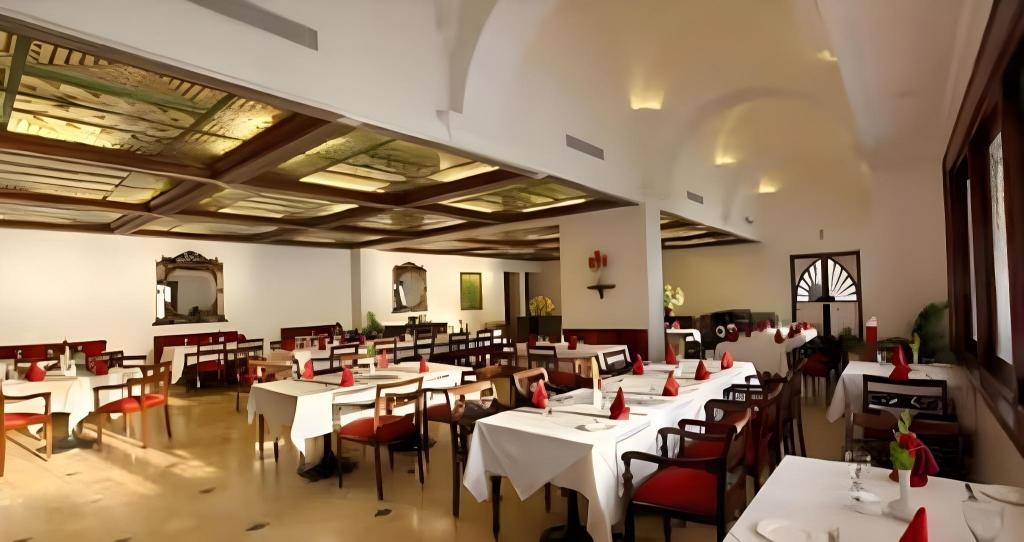 Bogmallo Beach Resort  Dining  Dining Image 9 9