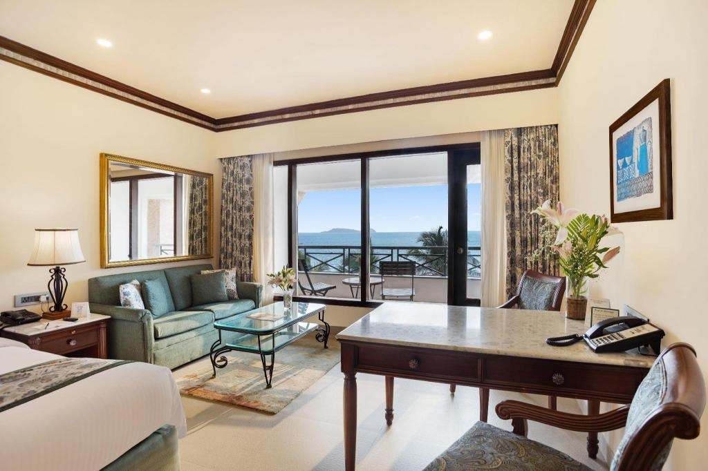 Bogmallo Beach Resort  Rooms  Corner Suite Sea View Guestroom 2