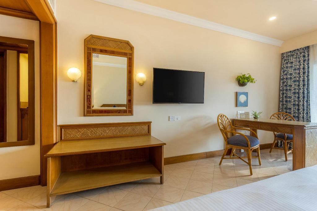 Bogmallo Beach Resort  Rooms  Sea View Deluxe Room Guestroom 20