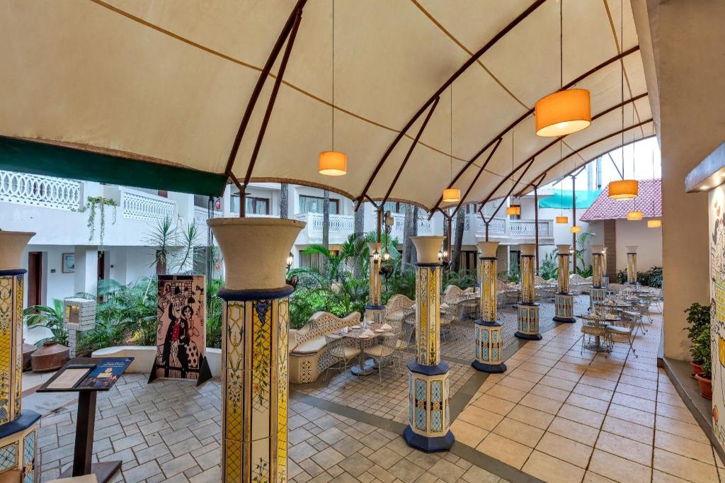 Club Mahindra Varca Beach Resort  Dining  Restaurant 11