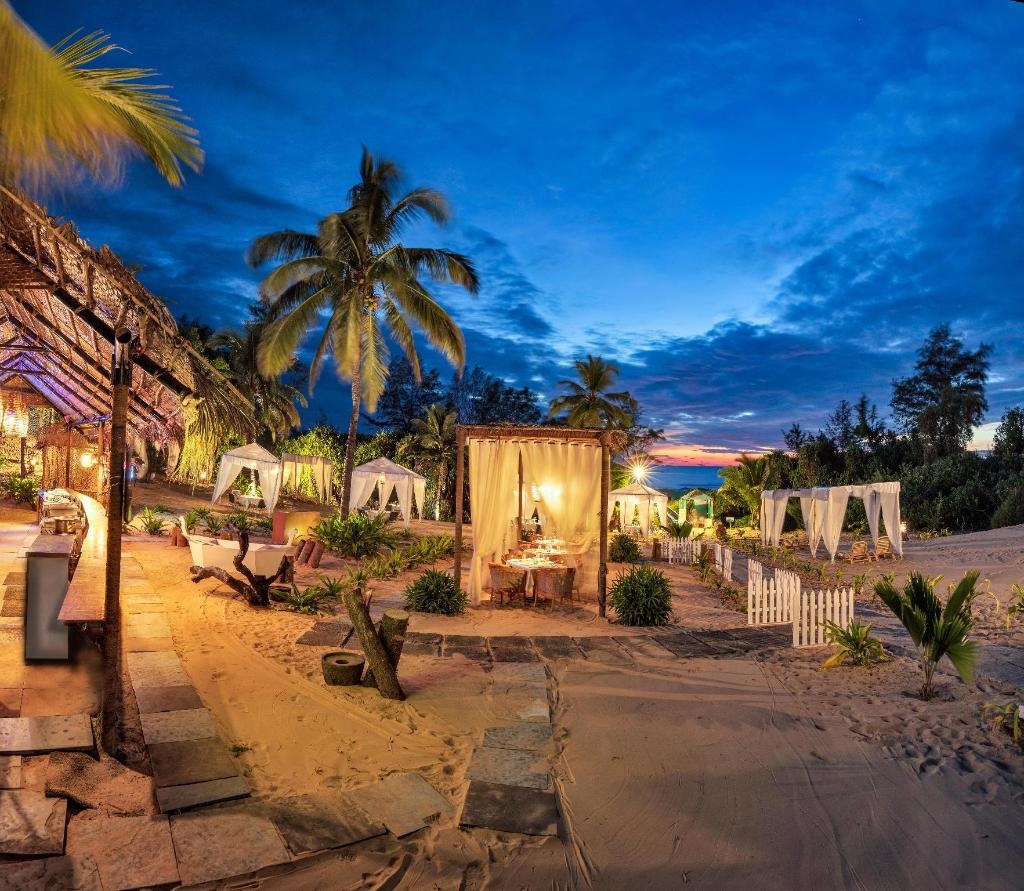 Club Mahindra Varca Beach Resort  Dining  Restaurant 2