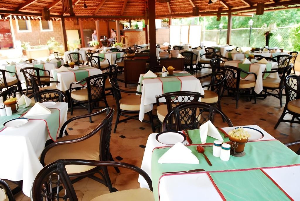 Coconut Grove Beach Resort  Dining  Restaurant 3