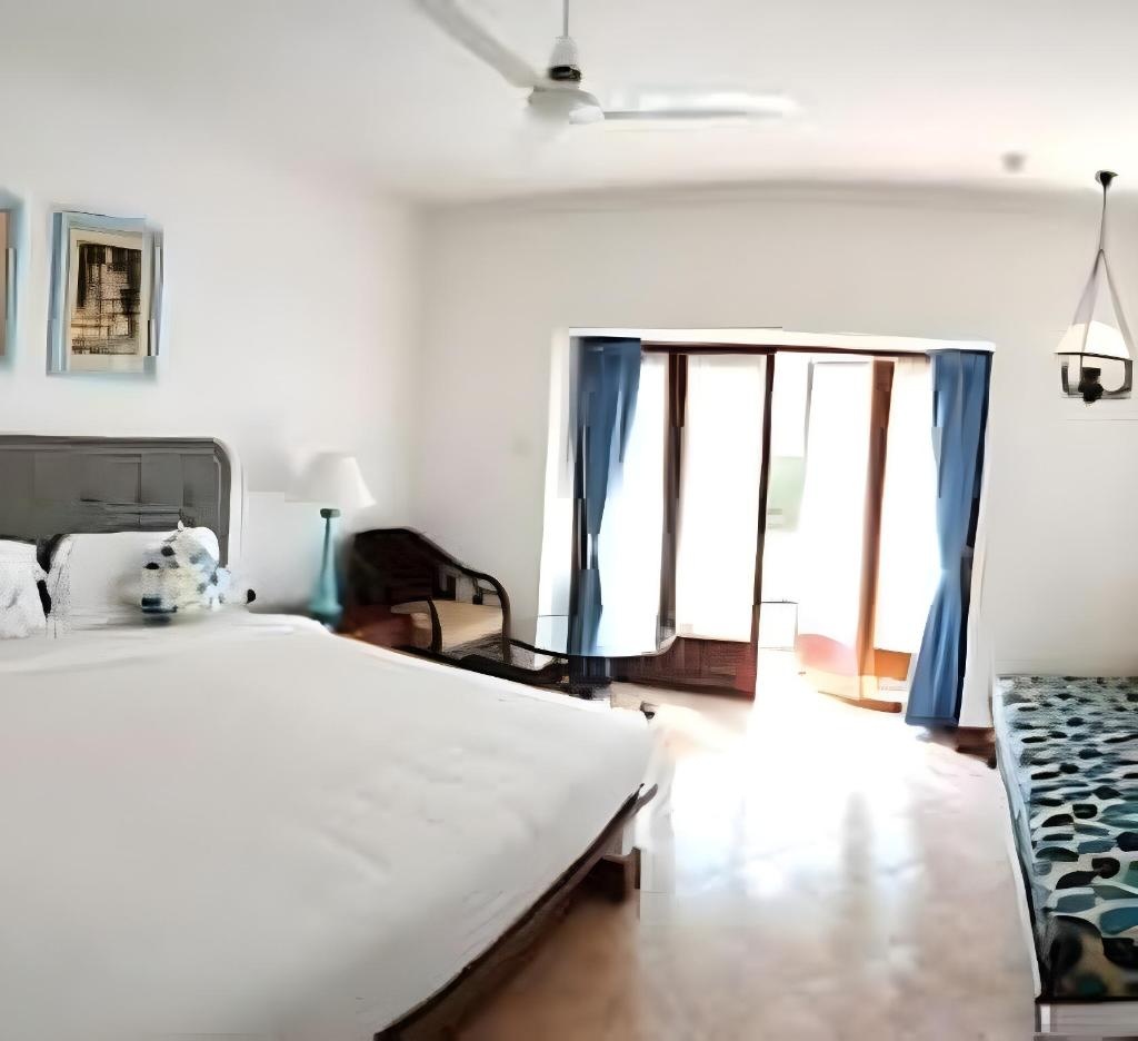 Coconut Grove Beach Resort  Rooms  Rooms Image 15 15