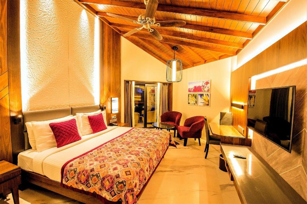 The Kenilworth Resort Spa Goa  Rooms  Premier Club Room With Executive Lounge Access Bed 4