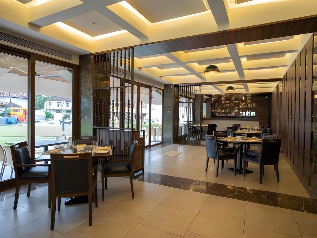 Nanu Beach Resort Spa Betalbatim  Dining  Dining Image 2 2