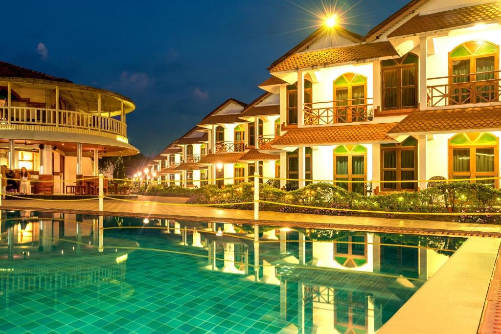 Nanu Beach Resort Spa Betalbatim  Facilities  Swimming Pool 1