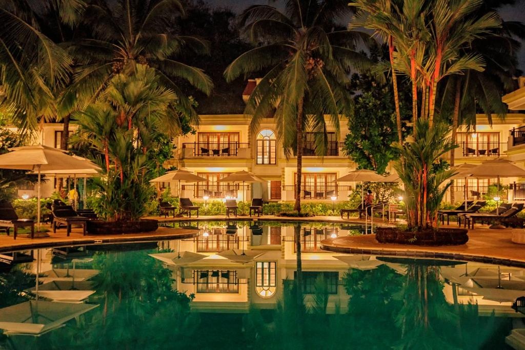 Sonesta Inns Beach Resort  Facilities  Swimming Pool 4