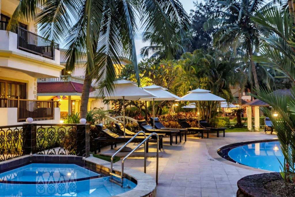 Sonesta Inns Beach Resort  Facilities  Swimming Pool 6