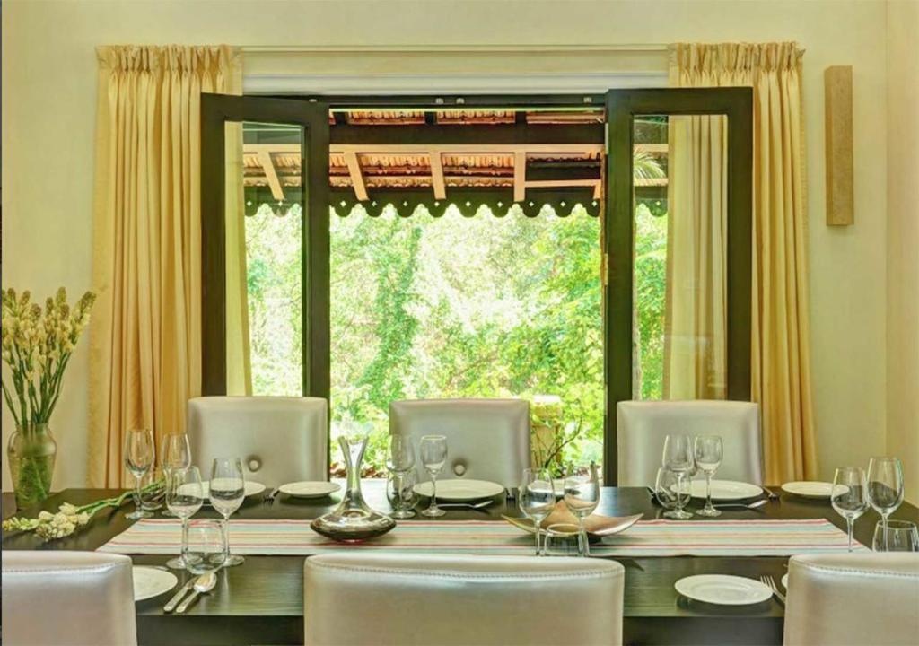 Villa Arlinda  Dining  Dining Image 1 1
