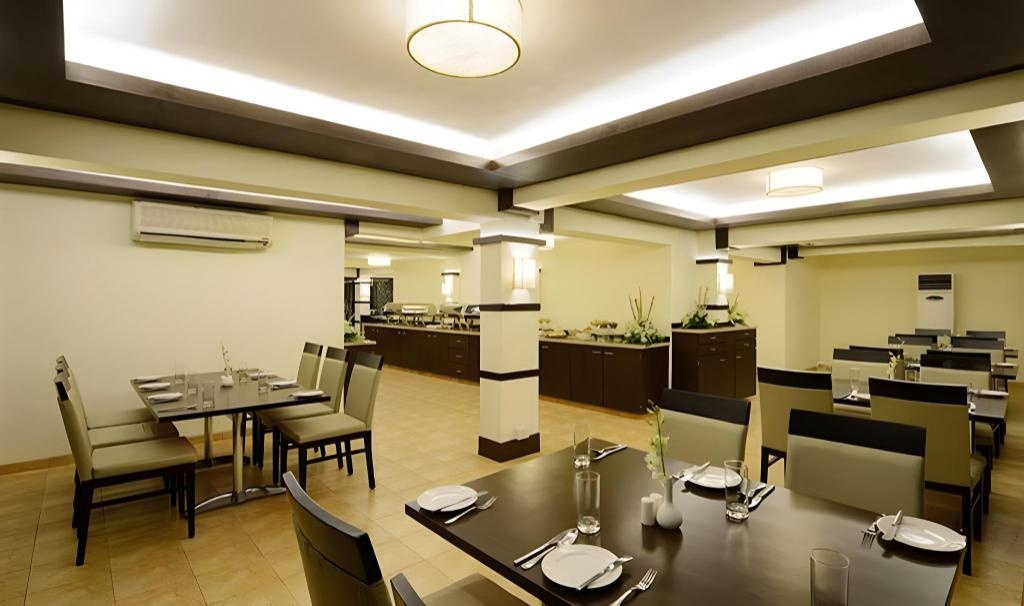 Deltin Suites  Dining  Dining Image 6 6
