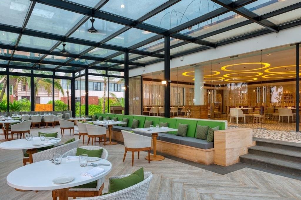 Azaya Beach Resort  Dining  Dining Image 1 1