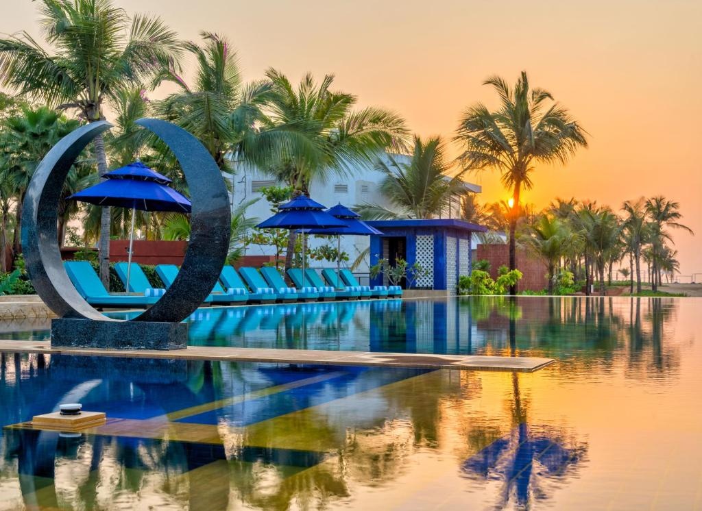 Azaya Beach Resort  Facilities  Swimming Pool 10