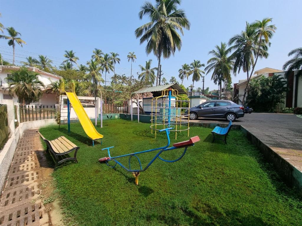 Royale Holiday Villa 4 Bedrooms Baga  Facilities  Playground 24