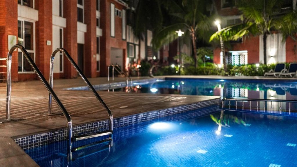 Royale Holiday Villa 4 Bedrooms Baga  Facilities  Swimming Pool 8