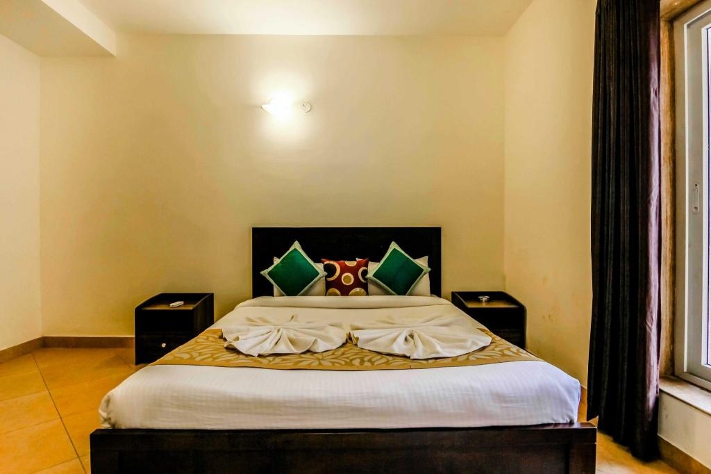 Royale Holiday Villa 4 Bedrooms Baga  Rooms  Rooms Image 12 12
