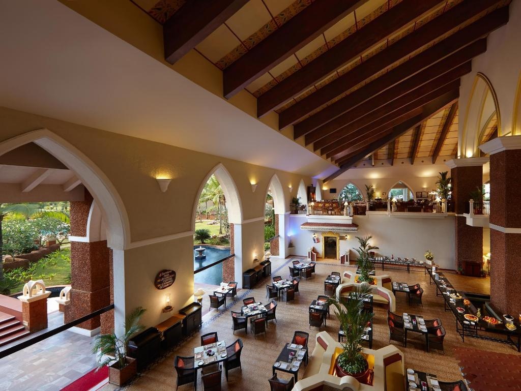Caravela Beach Resort  Dining  Restaurant 2