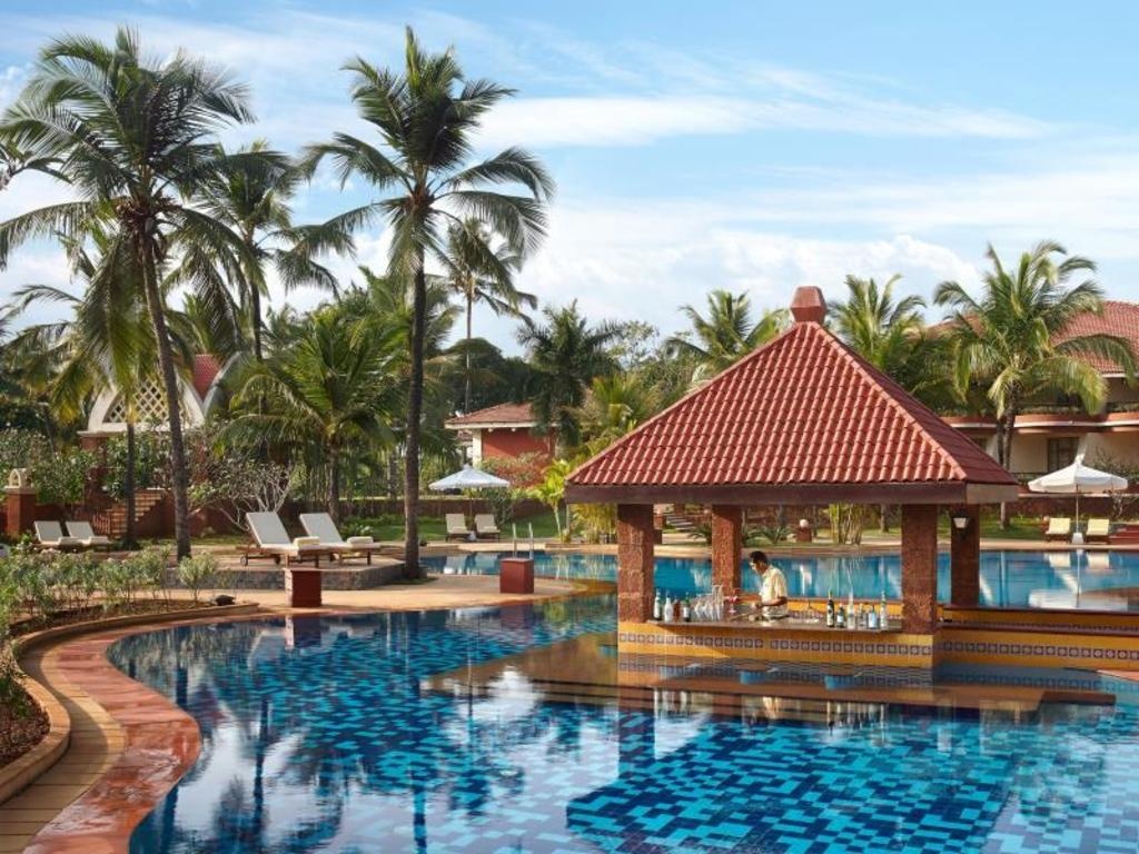 Caravela Beach Resort  Facilities  Swimming Pool 1