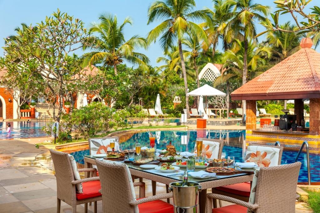 Caravela Beach Resort  Facilities  Swimming Pool 3