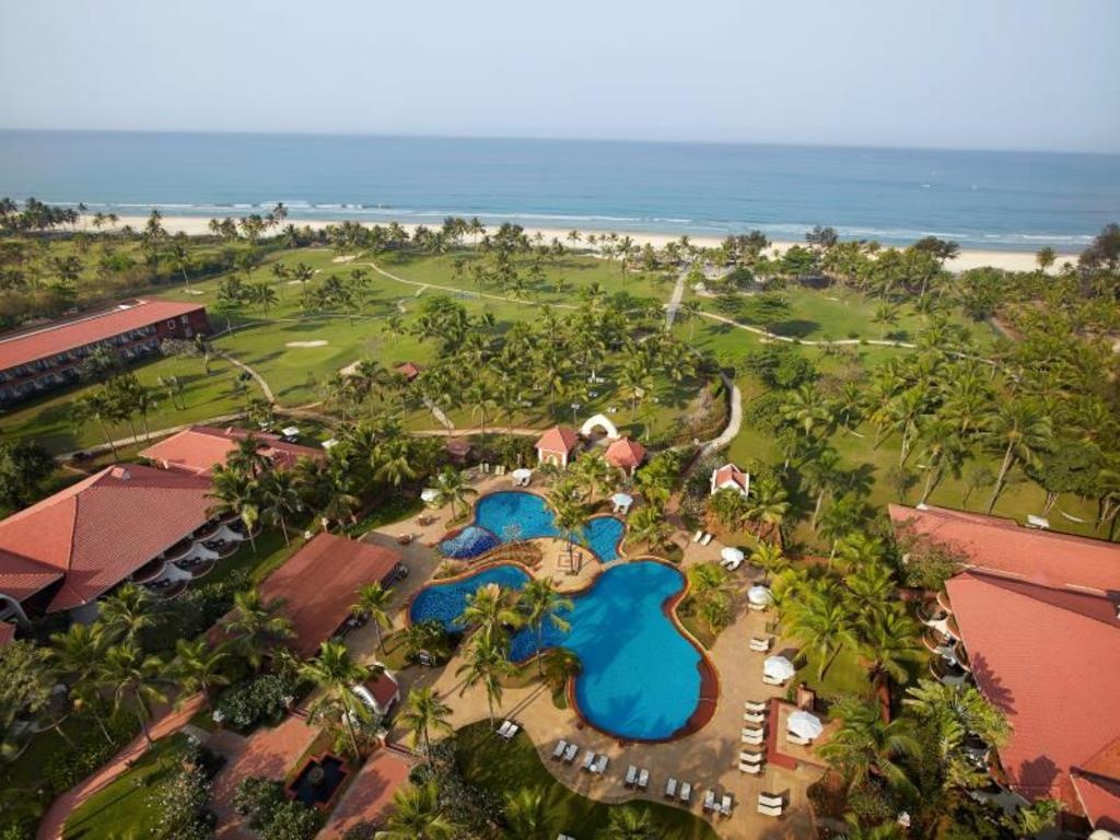 Caravela Beach Resort  Property Views  Exterior View 5