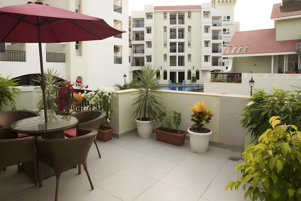 Joystreet Hospitality Beachy Blossom  Facilities  Balconyterrace 2