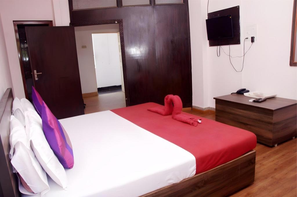 Viva Guest House  Rooms  Standard Double Room With Fan 10