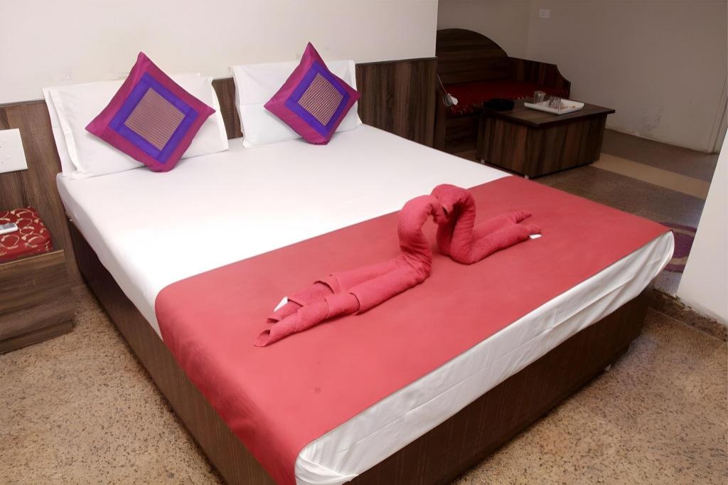 Viva Guest House  Rooms  Standard Double Room With Fan 5